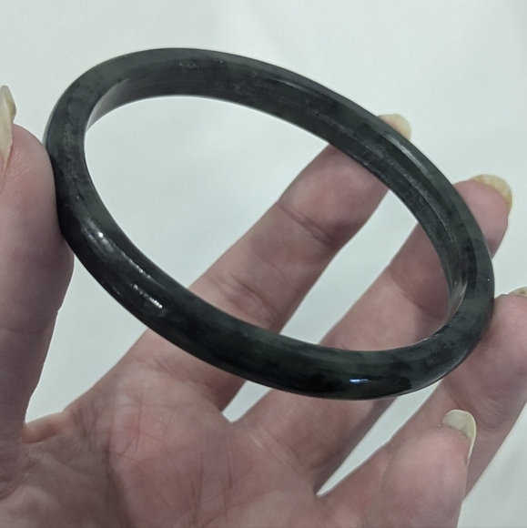 Vintage raw natural dark green agate bangle, apox 62mm - Picture 8 of 10